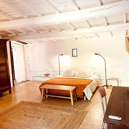 Tres Belle Rotonde Deco Boheme, Tennis, Parking Holiday home Nimes