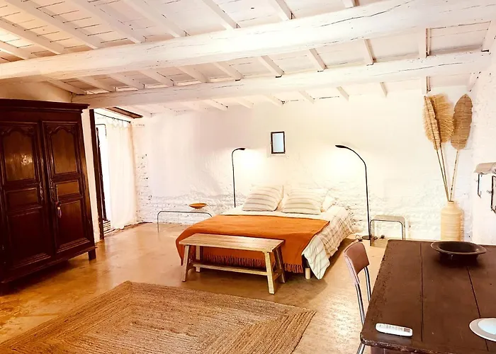 Tres Belle Rotonde Deco Boheme, Tennis, Parking Ferienhaus Nîmes