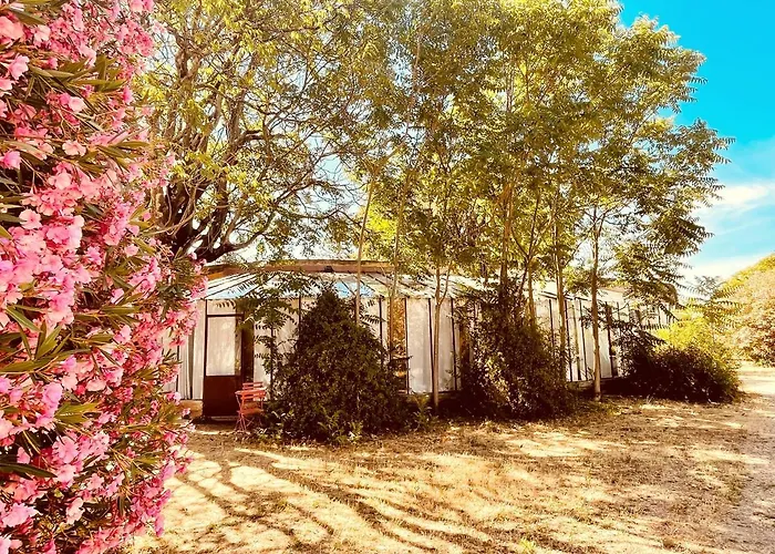 Tres Belle Rotonde Deco Boheme, Tennis, Parking