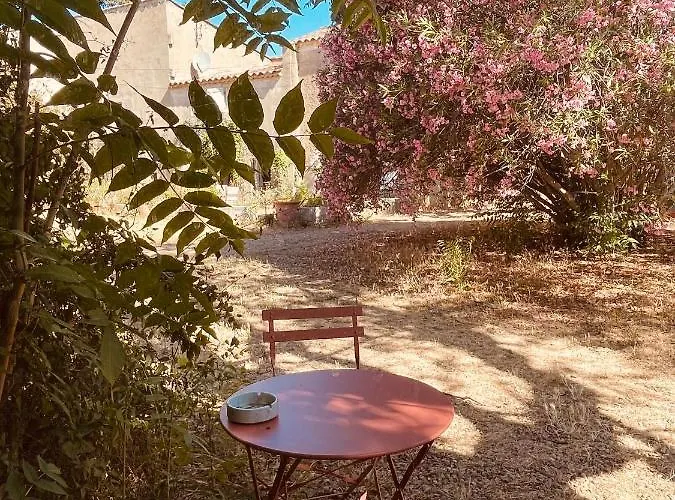 Tres Belle Rotonde Deco Boheme, Tennis, Parking Nîmes